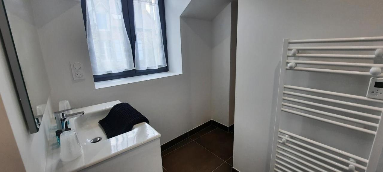 Les Appartements De La B Saint-Benoît-des-Ondes Esterno foto