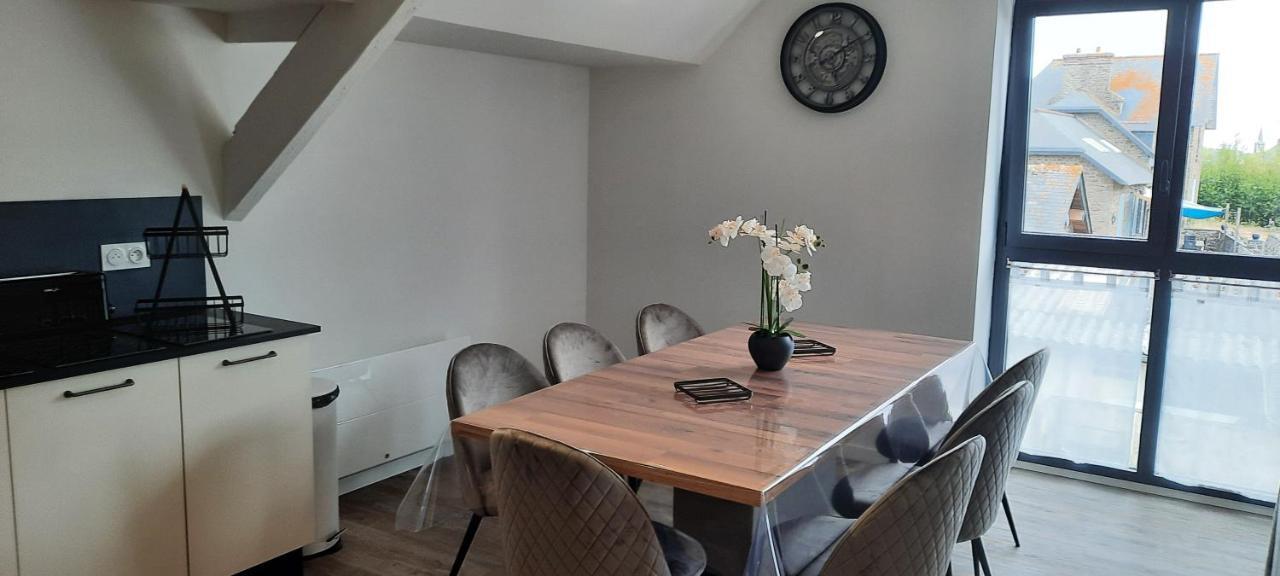 Les Appartements De La B Saint-Benoît-des-Ondes Esterno foto