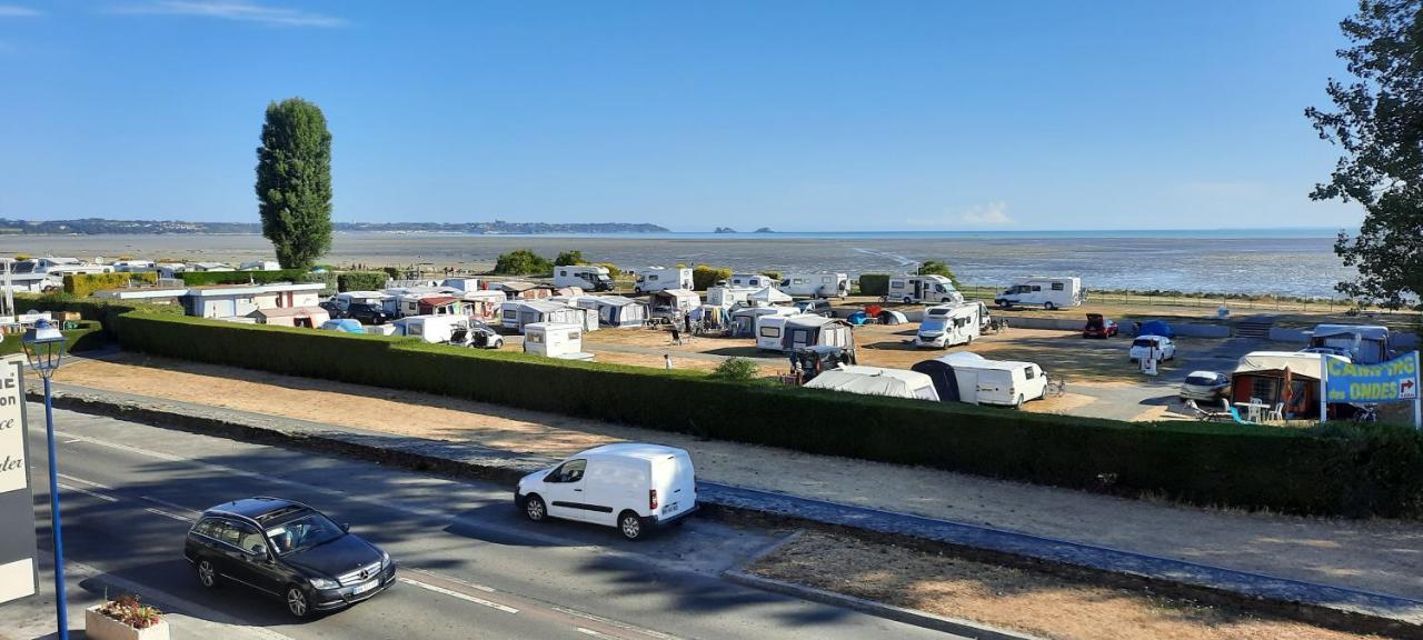 Les Appartements De La B Saint-Benoît-des-Ondes Esterno foto