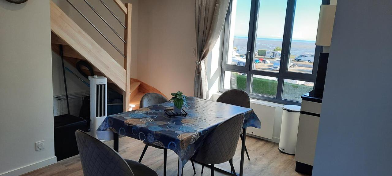 Les Appartements De La B Saint-Benoît-des-Ondes Esterno foto