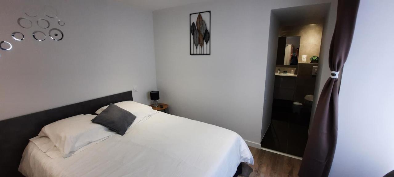 Les Appartements De La B Saint-Benoît-des-Ondes Esterno foto