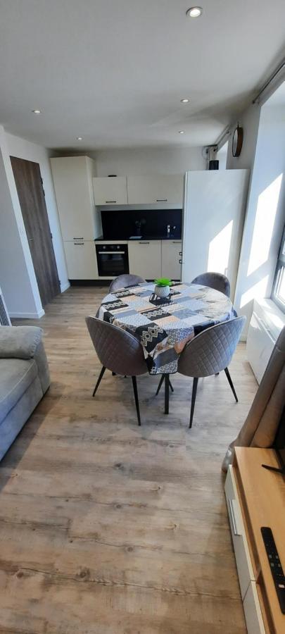 Les Appartements De La B Saint-Benoît-des-Ondes Esterno foto