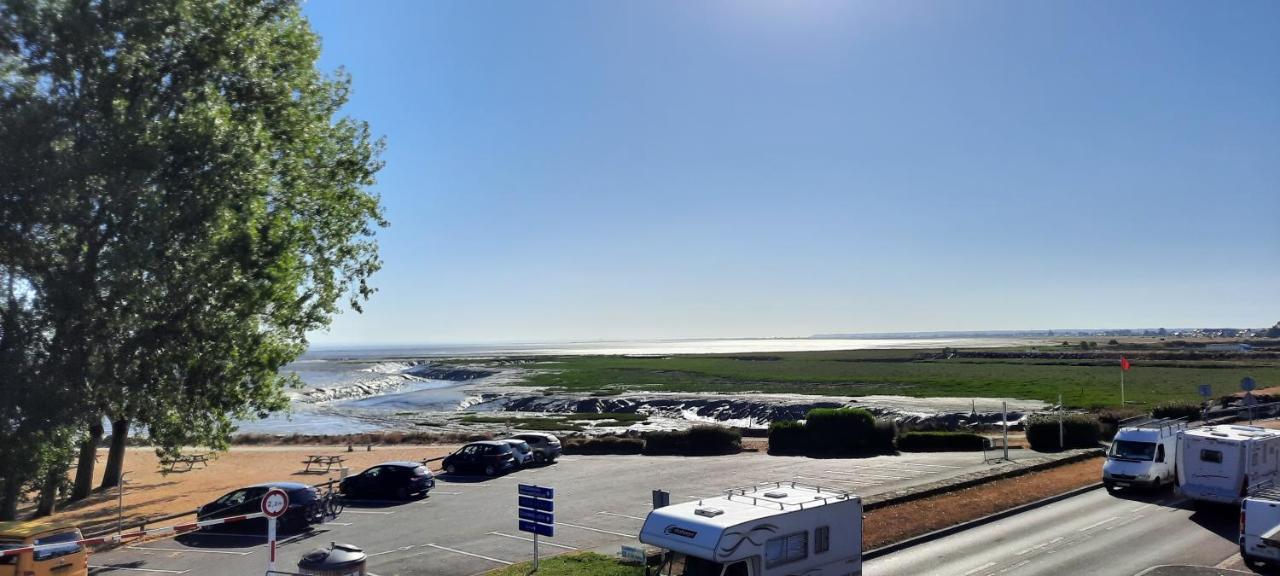 Les Appartements De La B Saint-Benoît-des-Ondes Esterno foto