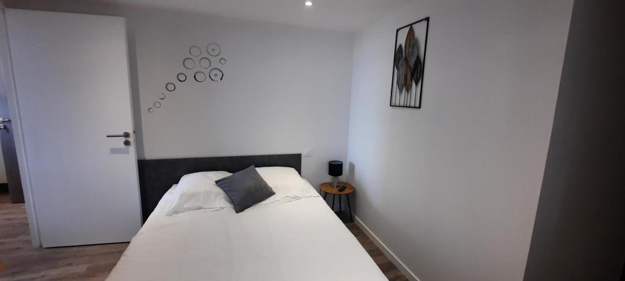 Les Appartements De La B Saint-Benoît-des-Ondes Esterno foto